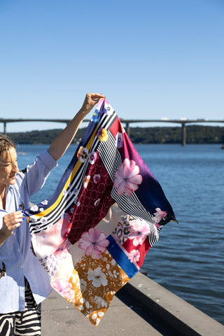 Silketørklæde, Origins, Burgundy