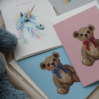 Vikt kort, Play, Red Bow Teddy