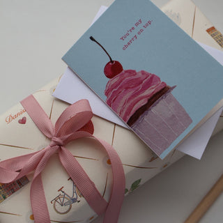 Litet vikt kort, Play, Cherry